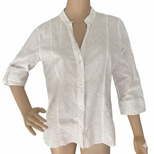 Old Navy Perfect Fit White Embroidered Button Down Blouse Top M 3/4 Sleeve
